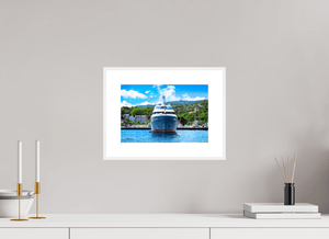 Silhouette sur le Quai - Fuji Crystal avec cadre - ESPOIR PHOTOS